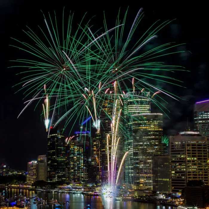 Impresión enmarcada : Riverfire. Sunsuper Riverfire es la exhibición de fuegos artificiales más Impresión enmarcada : Riverfire. Sunsuper Riverfire es la exhibición de fuegos artificiales más