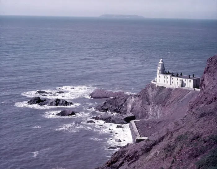 Impresión enmarcada : Faro de Hartland Point, Devon, c1955. Creador: Arthur Charles Kirby Ware Impresión enmarcada : Faro de Hartland Point, Devon, c1955. Creador: Arthur Charles Kirby Ware