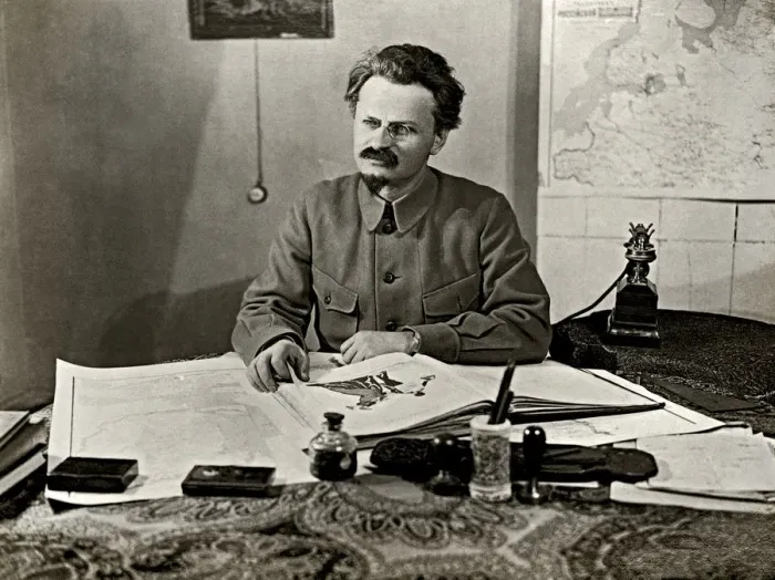 Impresión enmarcada : León Trotsky, 1922. Impresión enmarcada : León Trotsky, 1922.