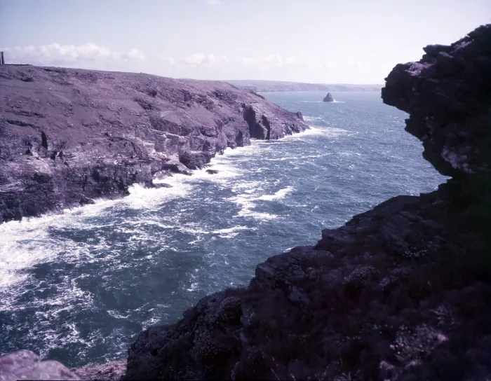 Impresión enmarcada : Tintagel Head, Cornualles, c1955. Creador: Arthur Charles Kirby Ware