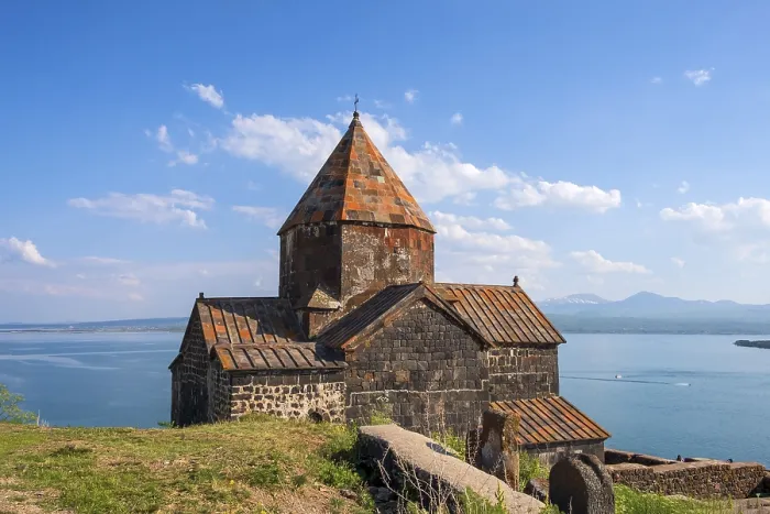 Impresión enmarcada : Iglesia Ortodoxa Armenia Sevanavank sobre el lago Sevan. Impresión enmarcada : Iglesia Ortodoxa Armenia Sevanavank sobre el lago Sevan.
