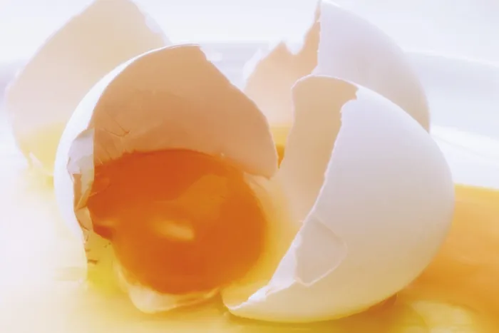 Impresión enmarcada : Huevos rotos.