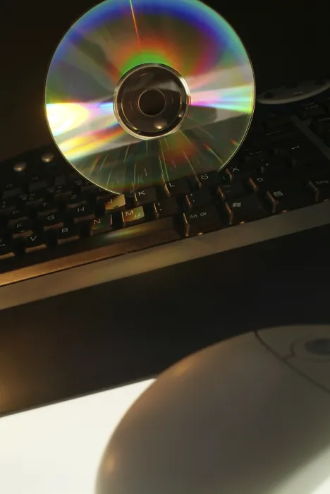 Impresión enmarcada : Una tecla de CD-ROM en un teclado de computadora.
