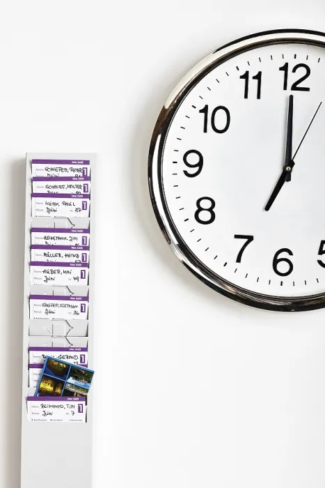Impresión enmarcada : Revisa el reloj.