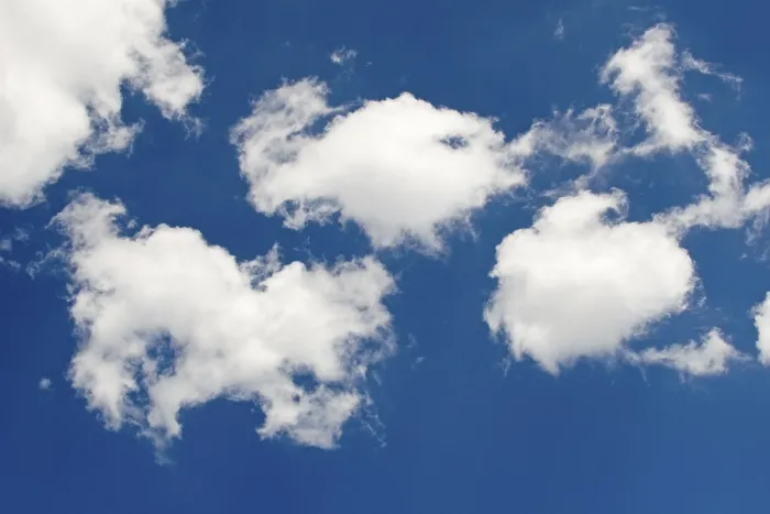 Impresión enmarcada : Formaciones de nubes, cielo azul. Impresión enmarcada : Formaciones de nubes, cielo azul.