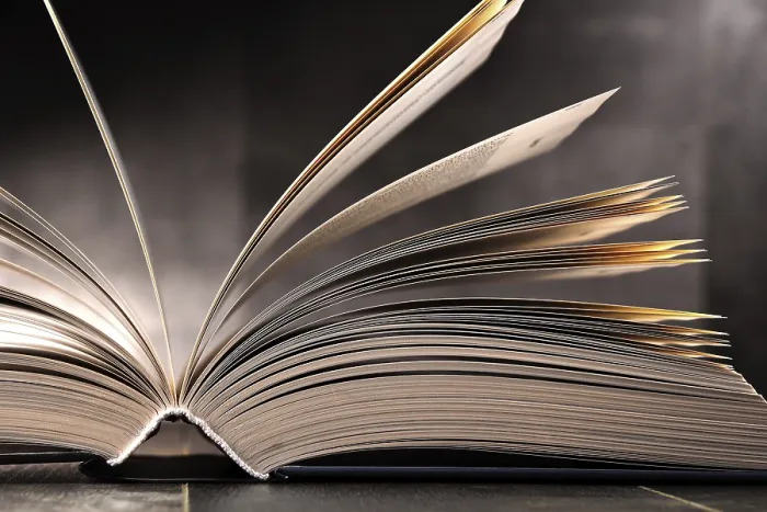 Impresión enmarcada : Composición con libro abierto sobre la mesa.
