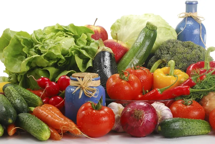 Impresión enmarcada : Composición con verduras crudas. Impresión enmarcada : Composición con verduras crudas.