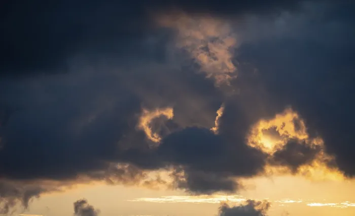 Impresión enmarcada : Nubes dramáticas, puesta de sol, Cícladas.
