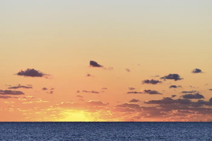 Impresión enmarcada : Atmósfera de noche poco después del atardecer. Impresión enmarcada : Atmósfera de noche poco después del atardecer.