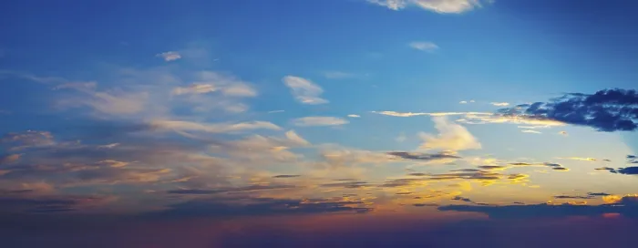 Impresión enmarcada : Cielo nocturno con nubes dramáticas Impresión enmarcada : Cielo nocturno con nubes dramáticas