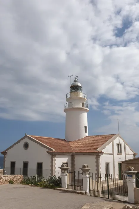 Impresión enmarcada : Faro de Capdepera, acantilados. Impresión enmarcada : Faro de Capdepera, acantilados.