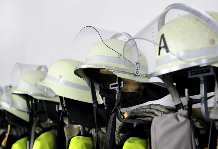 Impresión enmarcada : Casco de bombero. Impresión enmarcada : Casco de bombero.