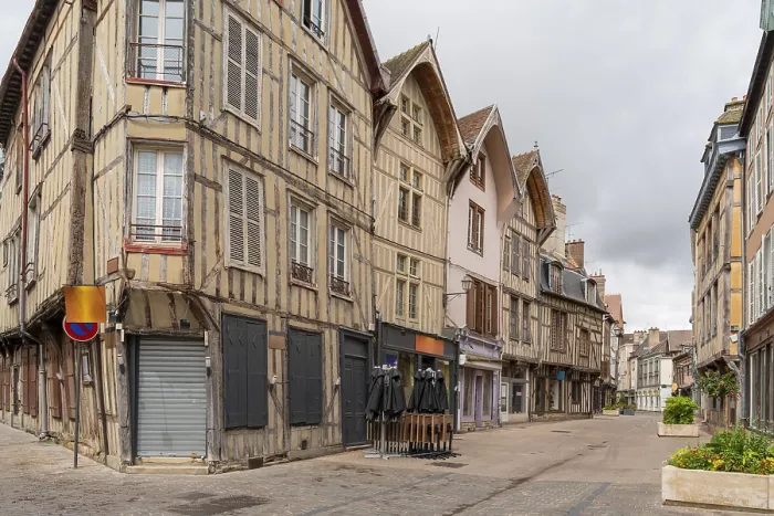 Impresión enmarcada : Impresión de Troyes. Impresión enmarcada : Impresión de Troyes.