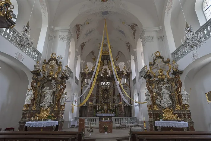 Impresión enmarcada : Interior con altar alto rococó.