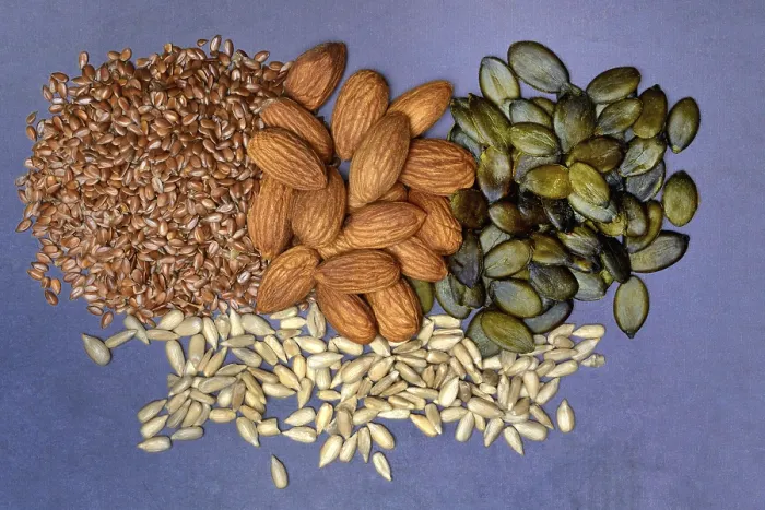 Impresión enmarcada : Semillas, mezcla de semillas de almendras. Impresión enmarcada : Semillas, mezcla de semillas de almendras.