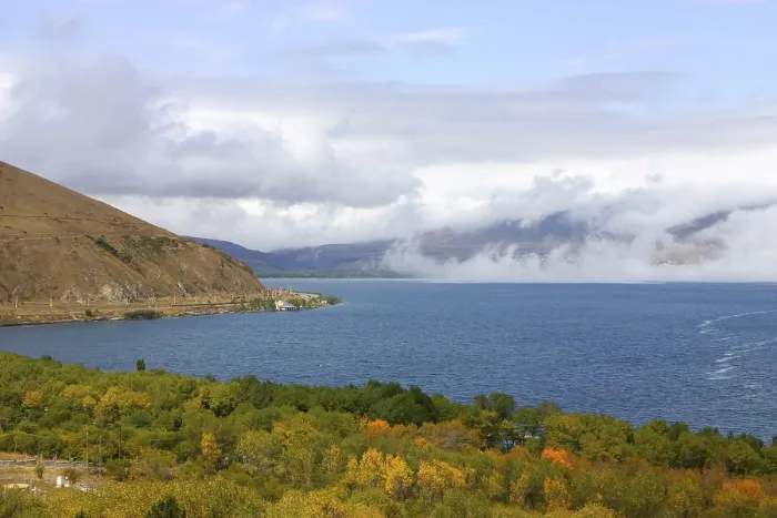 Impresión enmarcada : Lago Sevan en Armenia.