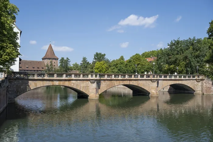 Impresión enmarcada : Maxbrücke con reflexión.