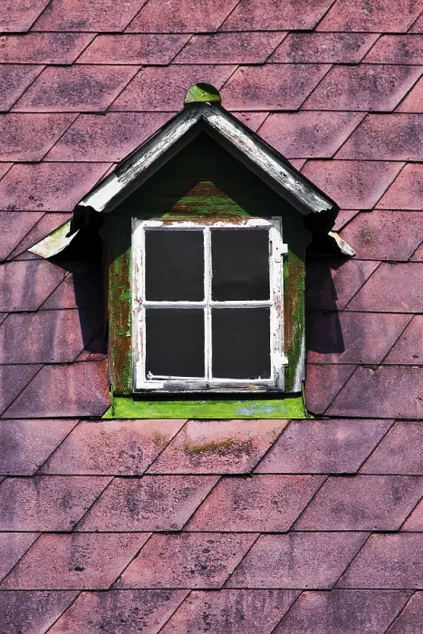 Impresión enmarcada : Ventana dormer antigua