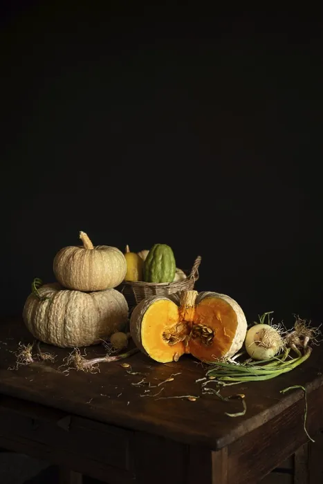 Impresión enmarcada : Un bodegón rústico con calabazas. Impresión enmarcada : Un bodegón rústico con calabazas.