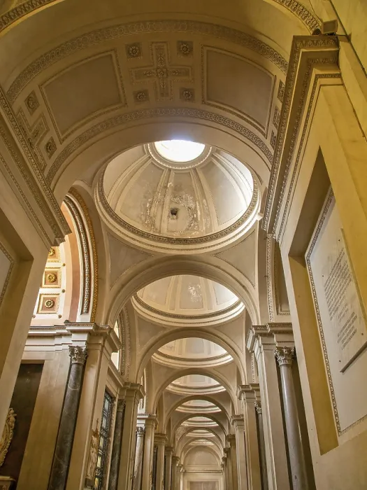 Impresión enmarcada : Interior sublime con estructuras de cúpula y bóveda. Impresión enmarcada : Interior sublime con estructuras de cúpula y bóveda.