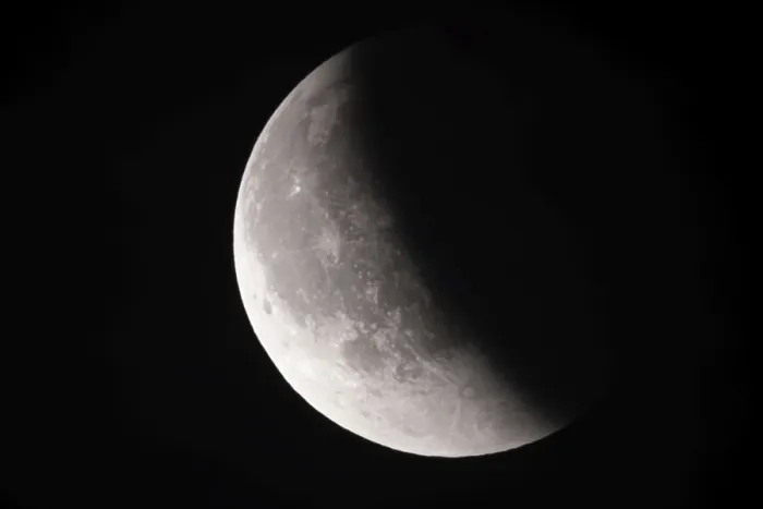 Impresión enmarcada : Después de un eclipse lunar total.