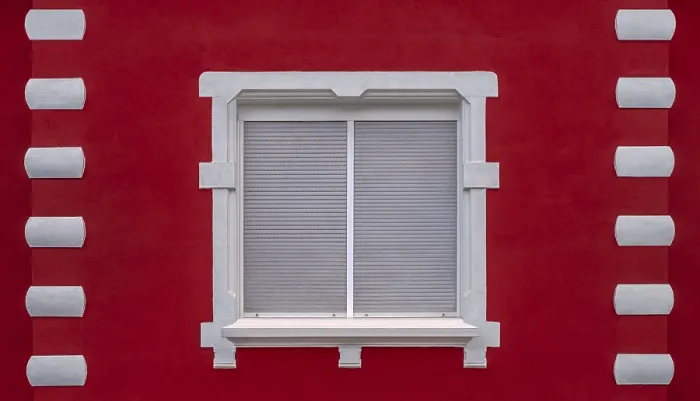 Impresión enmarcada : La ventana de la pared roja. Impresión enmarcada : La ventana de la pared roja.
