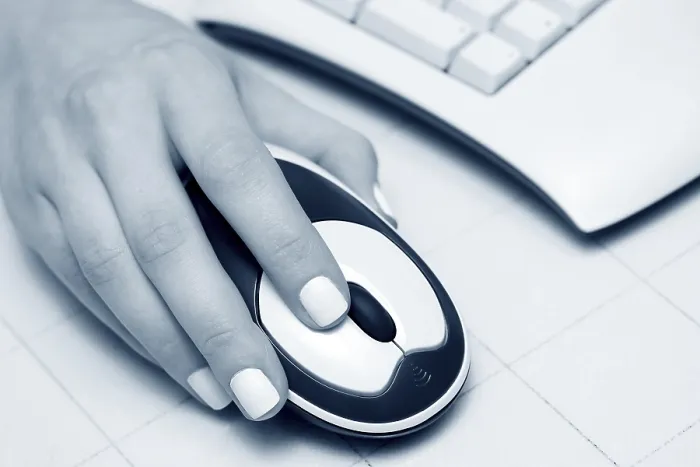 Impresión enmarcada : Ratón de computadora inalámbrico. Impresión enmarcada : Ratón de computadora inalámbrico.