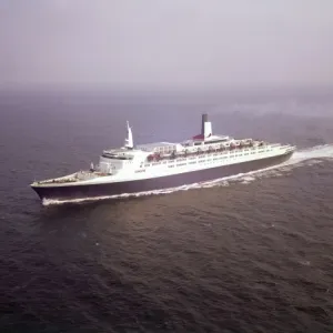 RMS Queen Elizabeth 2 Print, Cunard Ocean Liner, 1977