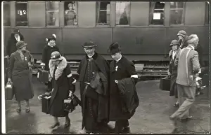 Victorian Era Travel Images Imprime: Arriving by Train