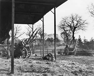 British Farming History Imprime: Barn and Carts