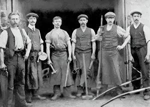 Industrial Tool Photography Imprime: Blacksmiths outside their forge