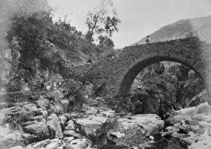 Azores Landscape Imprime: Bridge over stream bed