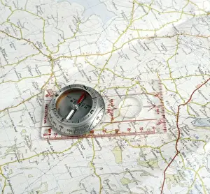 Ordnance Survey Maps Imprime: Compass on a Map