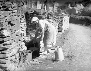 Historical England Images Imprime: Devon Well 1930S
