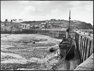 Impresiones de Baja baja en el puerto del harbour de Watchet, Somerset una antigua y interesante puerta marítima Somerset Imprime: Inglaterra / Watchet