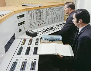 Historical Factory Images Imprime: Factory control board
