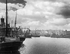 Impresiones de No 2 Pescadores Muelle, lleno de barcos pesqueros, Grimsby, Lincolnshire Inglaterra Lincolnshire Imprime: Puerto de Pescado N° 2 Grimsby