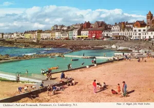 Irlanda Del Norte Imprime: Piscina y Paseo de los Niños en el Puerto de Portstewart, Condado del Norte de Derry
