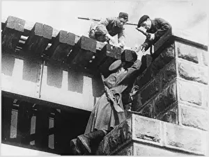 World War 2 Events Imprime: Mining a Bridge
