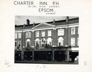 Nuevas Imágenes Agosto 2021 Imprime: Fotografía del Charter Inn, Epsom, Surrey
