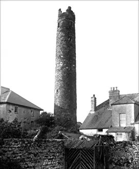 Ralph Ponsonby Watts Photos Imprime: Old round tower in Devon