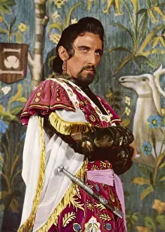 Carteles de películas de terror: Peter Cushing' en español es 'Pete Rouse