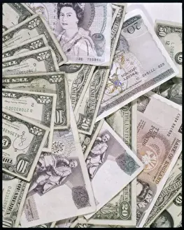 US Dollar Bills Imprime: Pound and Dollar Notes