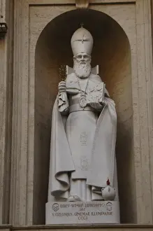 Impresiones de San Gregorio el Iluminador o San Gregorio el Iluminador (c. 257 - c. 331). Santo patrón y primer jefe oficial de la Iglesia Apostólica Armenia. Estatua. Basílica de San Pedro. Ciudad del Vaticano Ciudad Del Vaticano Imprime: San Gregorio el Iluminador (c. 257 - c. 331). Estatua. St