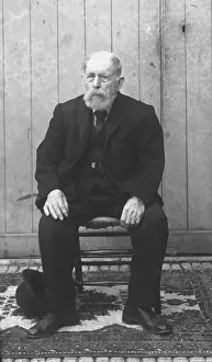 Ralph Ponsonby Watts Photos Imprime: A seated elderly man - Devon