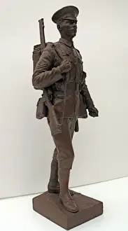 Impresiones de Molde de yeso de un Sargento de los Guardias Granaderos en Orden de Marcha. Colección familiar anterior. George Edward Wade (1853-1933) George Edwards Imprime: Sargento de los Granaderos Guardias en Orden de Marcha.