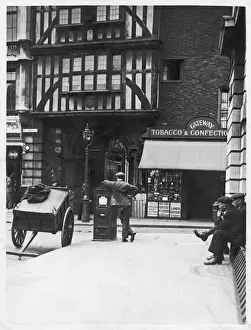 Vintage London Street Scenes Imprime: Smithfield Street C1935