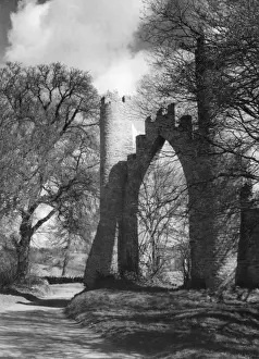 Impresiones de El Arco del Espectáculo, cerca de Northampton, Northamptonshire, Inglaterra Northamptonshire Imprime: Arco del Espectáculo