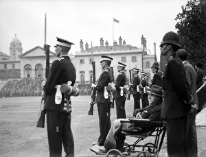 Whitehall Street Scene Imprime: Trooping the Colour