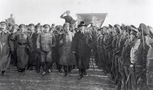 Leon Trotsky Imprime: Trotsky with his Troops